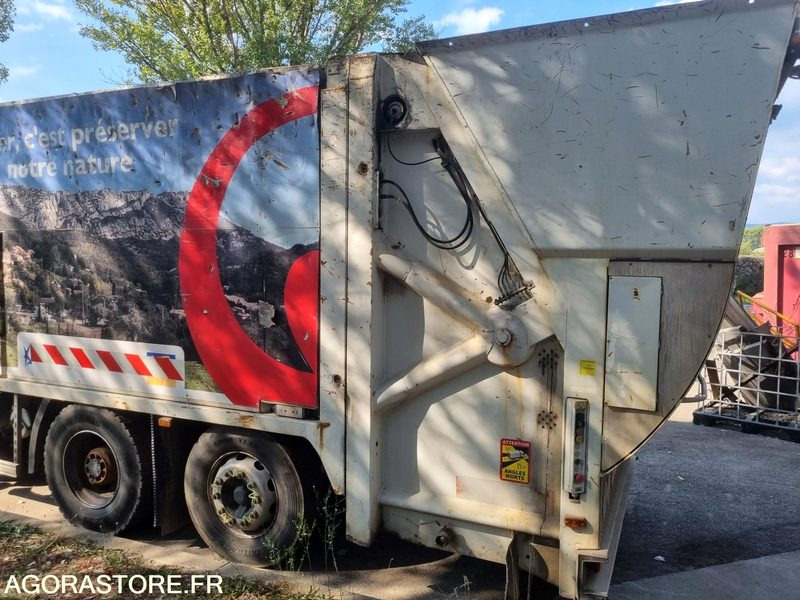 PORTEUR RENAULT 26t BOM GRUE de 2010 - 348000 km (r30074) - Camión: foto 5 PORTEUR RENAULT 26t BOM GRUE de 2010 - 348000 km (r30074) - Camión: foto 5