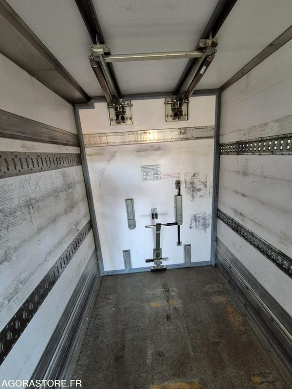 Camión Porteur Volvo frigo: foto 10 Camión Porteur Volvo frigo: foto 10