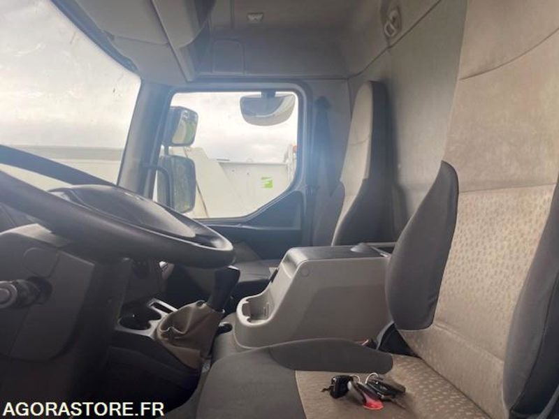 RENAULT MIDLUM 180 DXIFOURGON HAYON 260000 KM - Camión: foto 5 RENAULT MIDLUM 180 DXIFOURGON HAYON 260000 KM - Camión: foto 5