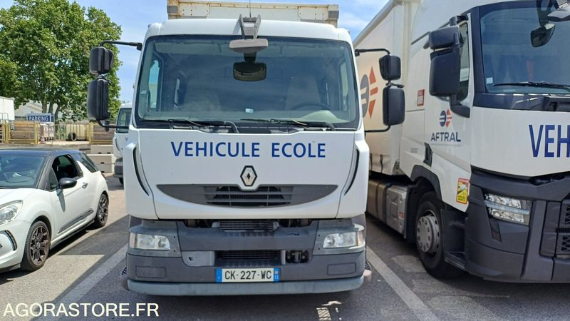 Renault MIDLUM 300DXI de 2012 406145 kms (3864) - Camión: foto 1 Renault MIDLUM 300DXI de 2012 406145 kms (3864) - Camión: foto 1