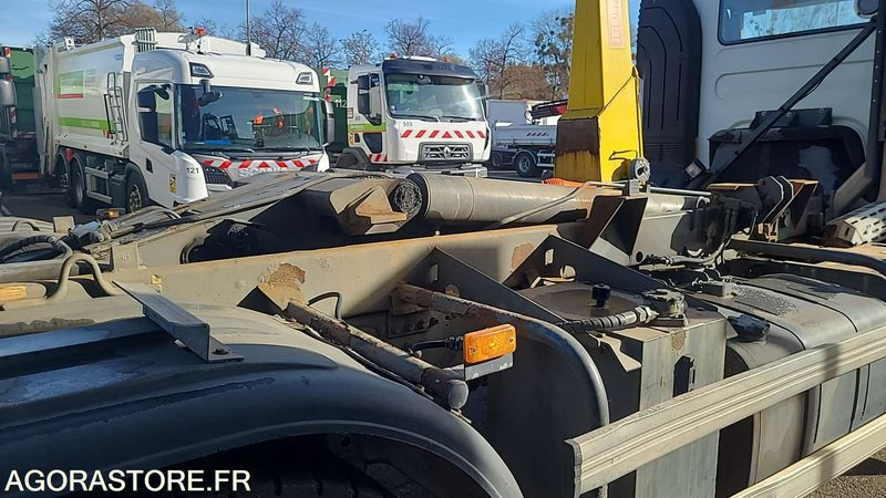 Renault Premium 380 - 2011 - 483100kms - BL055KP - Camión: foto 2 Renault Premium 380 - 2011 - 483100kms - BL055KP - Camión: foto 2