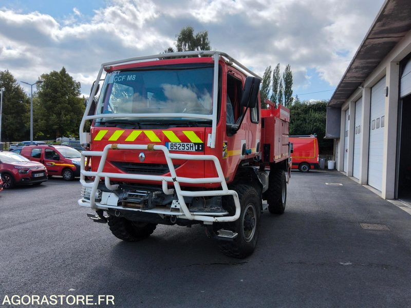 Renault truck 220 DCI accidenté - Camión: foto 1 Renault truck 220 DCI accidenté - Camión: foto 1