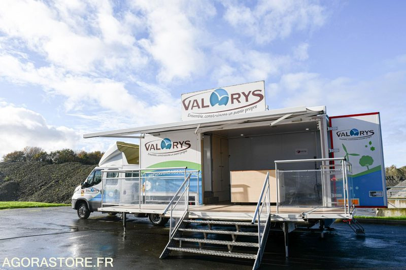 VEHICULE EVENEMENTIEL - CAMION PODIUM IVECO DAILY 6000 kms 2018 - Camión: foto 3 VEHICULE EVENEMENTIEL - CAMION PODIUM IVECO DAILY 6000 kms 2018 - Camión: foto 3