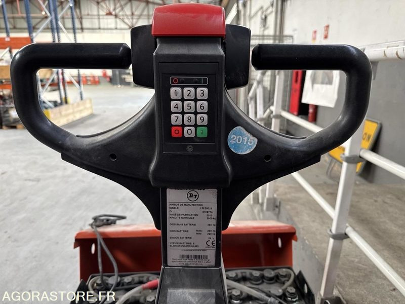 Carretilla elevadora eléctrica Chariot élévateur Toyota LPE 200/8: foto 13