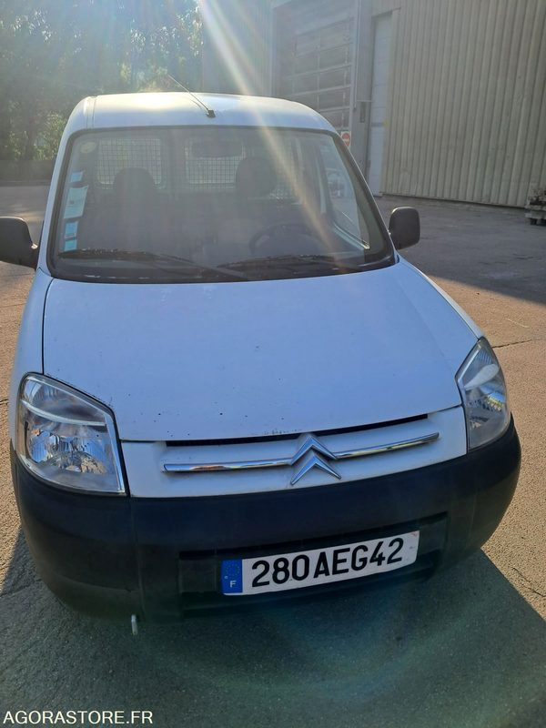 Citroën Berlingo 280 AEG 42 41 670 KMS - Furgoneta pequeña: foto 1 Citroën Berlingo 280 AEG 42 41 670 KMS - Furgoneta pequeña: foto 1