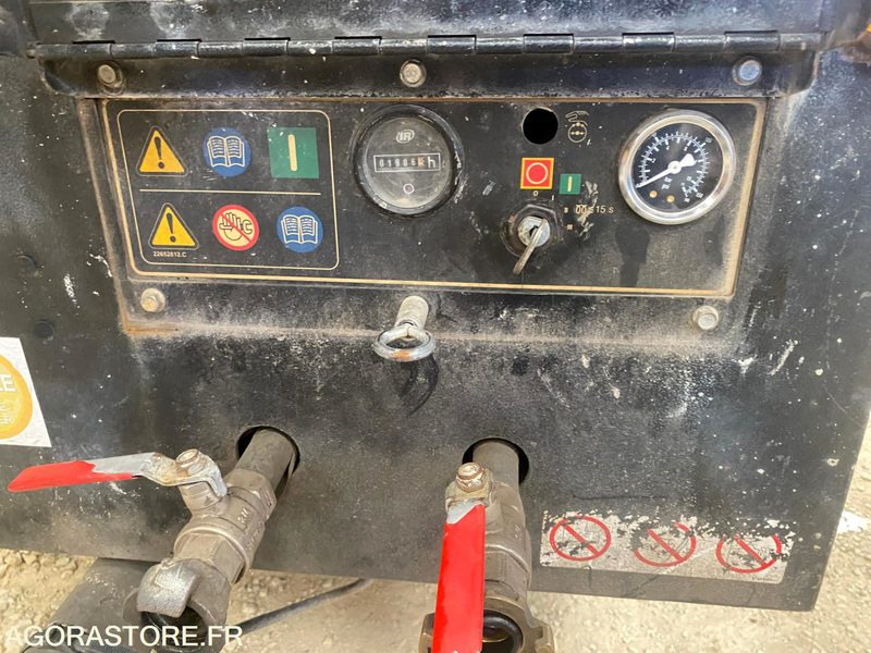 Compresseur de chantier DOOSAN 7/31 - INGERSOLL RAND - Compresor de aire: foto 2 Compresseur de chantier DOOSAN 7/31 - INGERSOLL RAND - Compresor de aire: foto 2