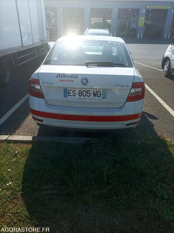 ES-805-WG - Non Roulant - Skoda Octavia - VP - 279 000 Kms - Coche: foto 4 ES-805-WG - Non Roulant - Skoda Octavia - VP - 279 000 Kms - Coche: foto 4