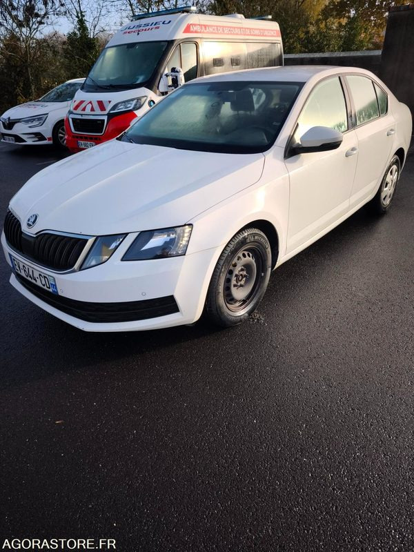 EV-644-CD - Non Roulant - SKODA OCTAVIA - VP - 339 260 Kms - Coche: foto 2 EV-644-CD - Non Roulant - SKODA OCTAVIA - VP - 339 260 Kms - Coche: foto 2