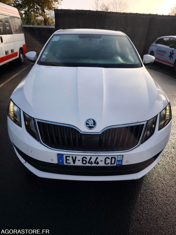 EV-644-CD - Non Roulant - SKODA OCTAVIA - VP - 339 260 Kms - Coche: foto 3 EV-644-CD - Non Roulant - SKODA OCTAVIA - VP - 339 260 Kms - Coche: foto 3