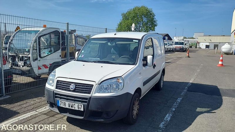 FIAT DOBLO CARGO - 2007 - 98427KM - 718 AWC 67 - Furgoneta pequeña: foto 1 FIAT DOBLO CARGO - 2007 - 98427KM - 718 AWC 67 - Furgoneta pequeña: foto 1
