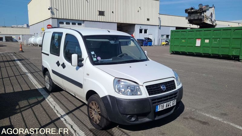 FIAT DOBLO CARGO - 2007 - 98427KM - 718 AWC 67 - Furgoneta pequeña: foto 2 FIAT DOBLO CARGO - 2007 - 98427KM - 718 AWC 67 - Furgoneta pequeña: foto 2