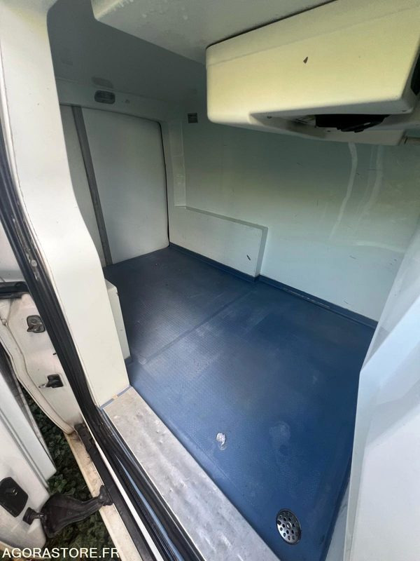 FIAT- SCUDO - 2015 - 350 000 KM - FRIGORIFIQUE MULTI TEMPERATURE - Furgoneta frigorifica: foto 4 FIAT- SCUDO - 2015 - 350 000 KM - FRIGORIFIQUE MULTI TEMPERATURE - Furgoneta frigorifica: foto 4