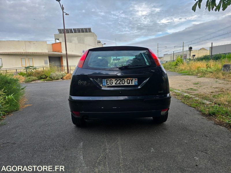 FORD FOCUS 1.6 - ESSENCE - 158 000 KM - Coche: foto 3 FORD FOCUS 1.6 - ESSENCE - 158 000 KM - Coche: foto 3