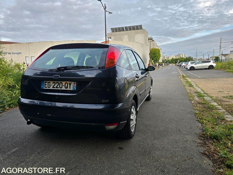 FORD FOCUS 1.6 - ESSENCE - 158 000 KM - Coche: foto 4 FORD FOCUS 1.6 - ESSENCE - 158 000 KM - Coche: foto 4
