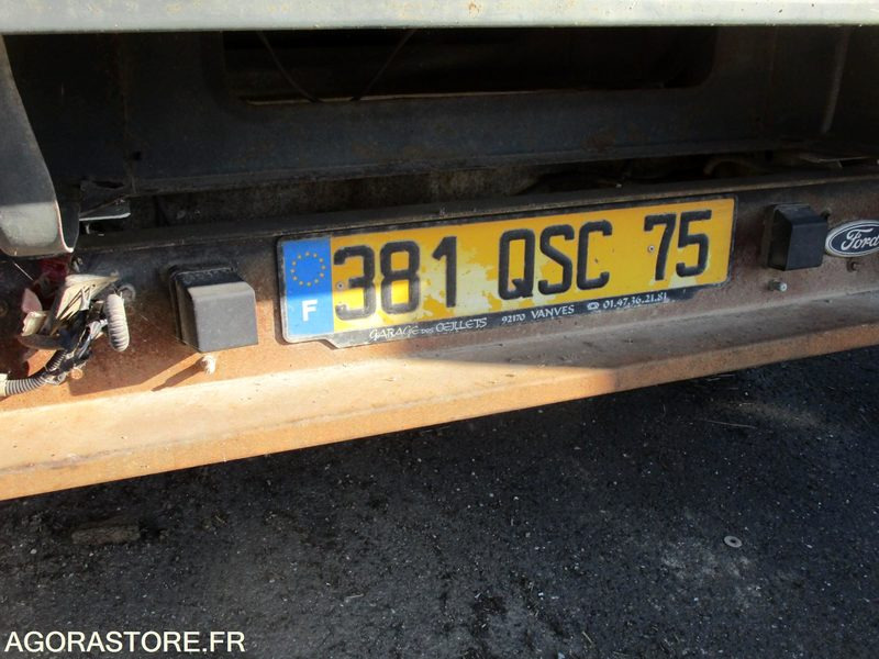 FORD TRANSIT PLATEAU BENNE / 275600 KMS / 2006 / 381 QSC 75 - Furgoneta basculante: foto 5 FORD TRANSIT PLATEAU BENNE / 275600 KMS / 2006 / 381 QSC 75 - Furgoneta basculante: foto 5