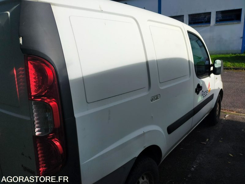 Fiat Doblo Essence et GNV - Furgoneta pequeña: foto 5 Fiat Doblo Essence et GNV - Furgoneta pequeña: foto 5