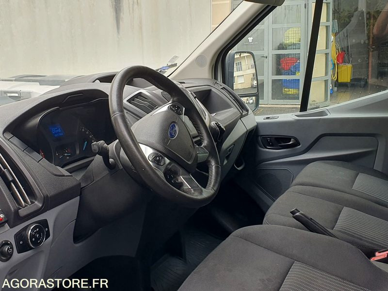 FORD TRANSIT AD BLUE 92178kms 2017 - Furgoneta: foto 4 FORD TRANSIT AD BLUE 92178kms 2017 - Furgoneta: foto 4