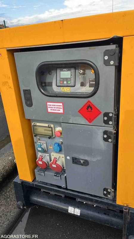 GROUPE ELECTROGENE SDMO R44C3 - 2016 / 5571H (G040KW10136) - Generador industriale: foto 4 GROUPE ELECTROGENE SDMO R44C3 - 2016 / 5571H (G040KW10136) - Generador industriale: foto 4