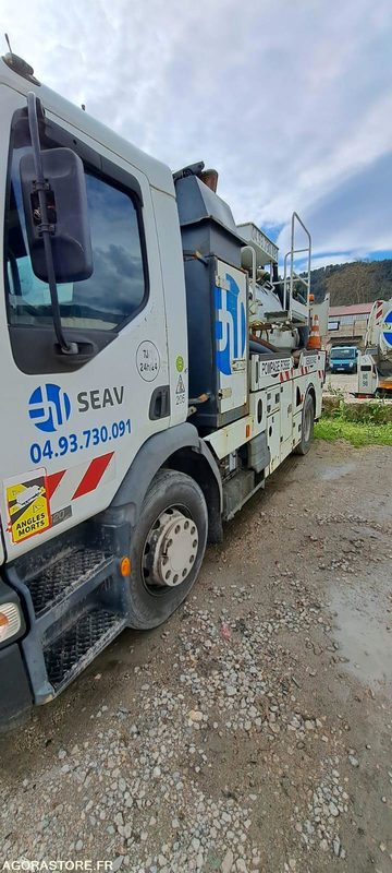 HYDROCUREUR RIVARD RENAULT 2006 CK577XS (VENTE UNIQUEMENT EXPORT) - Limpieza de alcantarillado: foto 3 HYDROCUREUR RIVARD RENAULT 2006 CK577XS (VENTE UNIQUEMENT EXPORT) - Limpieza de alcantarillado: foto 3