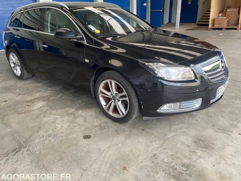 INSIGNIA SPORT TOURER COSMO PAXK 2.0 CDTI 160cv - 08/2013 - 119000 KM - Coche familiar: foto 4 INSIGNIA SPORT TOURER COSMO PAXK 2.0 CDTI 160cv - 08/2013 - 119000 KM - Coche familiar: foto 4