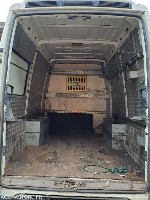 IVECO | 35S12 | 2007 | 99665KM - Furgón: foto 3 IVECO | 35S12 | 2007 | 99665KM - Furgón: foto 3