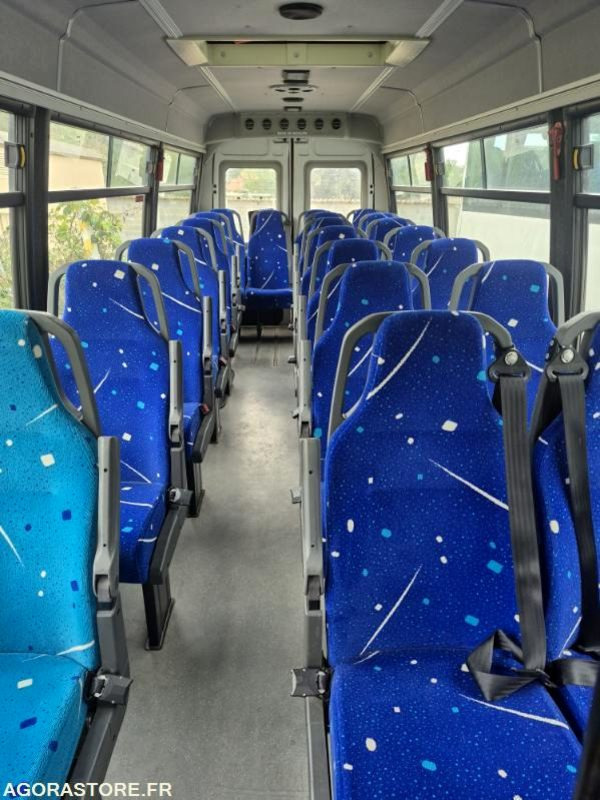 IVECO BUS DAILY N°112039 - Minibús, Furgoneta de pasajeros: foto 5 IVECO BUS DAILY N°112039 - Minibús, Furgoneta de pasajeros: foto 5