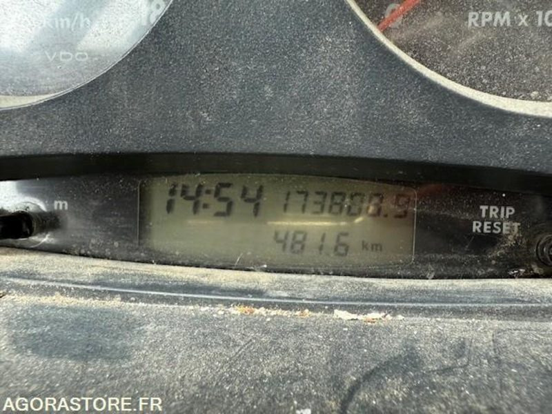 IVECO DAILY - 2003 - 173808KMS - Furgón: foto 3 IVECO DAILY - 2003 - 173808KMS - Furgón: foto 3