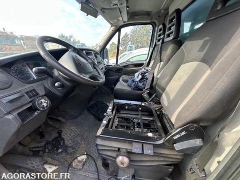 IVECO DAILY - 2011 - 158894KM - BN232WT - Furgón: foto 5 IVECO DAILY - 2011 - 158894KM - BN232WT - Furgón: foto 5