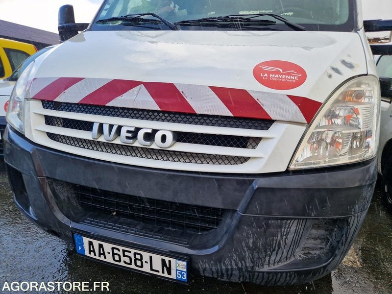 Iveco 65C18 -232261- 2009-AA658LN - Furgoneta basculante: foto 5 Iveco 65C18 -232261- 2009-AA658LN - Furgoneta basculante: foto 5