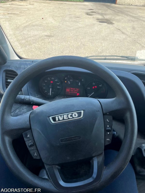 Iveco Daily 35C BVA - 2019 - 118 200km - Furgón: foto 4 Iveco Daily 35C BVA - 2019 - 118 200km - Furgón: foto 4