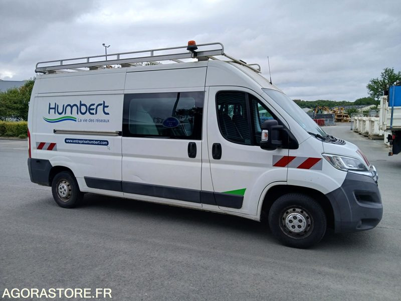 JUMPER 7 PLACES - 2015 / 194 131 KM - Furgón: foto 1 JUMPER 7 PLACES - 2015 / 194 131 KM - Furgón: foto 1