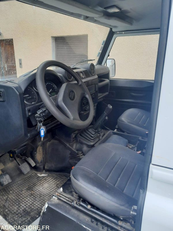 LAND ROVER DEFENDER 110 - 2012 - 81370KM - SUV/ Todoterreno: foto 3 LAND ROVER DEFENDER 110 - 2012 - 81370KM - SUV/ Todoterreno: foto 3