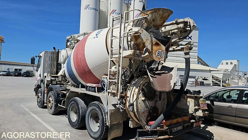 MALAXEUR POMPE A BETON RENAULT PREMIUM - 2004 / 346 794 KM - EXCLU EXPORT - Camión hormigonera con bomba: foto 4 MALAXEUR POMPE A BETON RENAULT PREMIUM - 2004 / 346 794 KM - EXCLU EXPORT - Camión hormigonera con bomba: foto 4