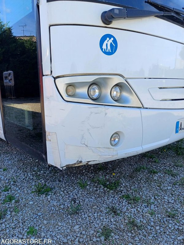 MERCEDES BENZ INTOURO 21889 (6110) MEC 30/12/2009 292975 KM AJ-755-CX - Autobús escolar: foto 2 MERCEDES BENZ INTOURO 21889 (6110) MEC 30/12/2009 292975 KM AJ-755-CX - Autobús escolar: foto 2