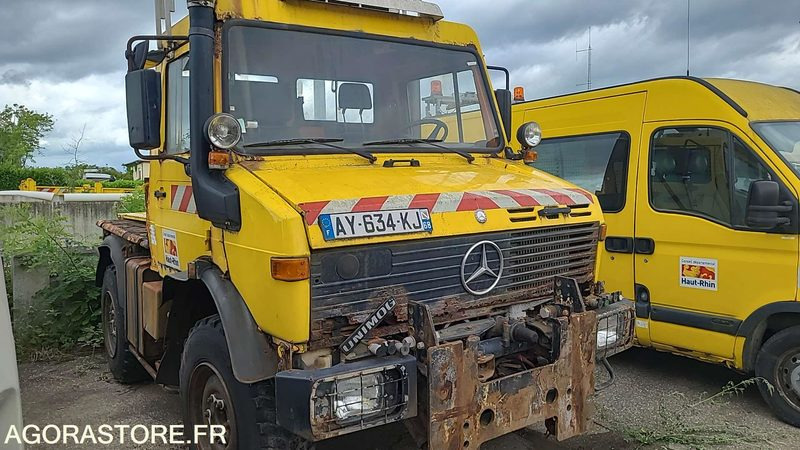 MERCEDES UNIMOG - 1999 - Camión caja abierta: foto 1 MERCEDES UNIMOG - 1999 - Camión caja abierta: foto 1