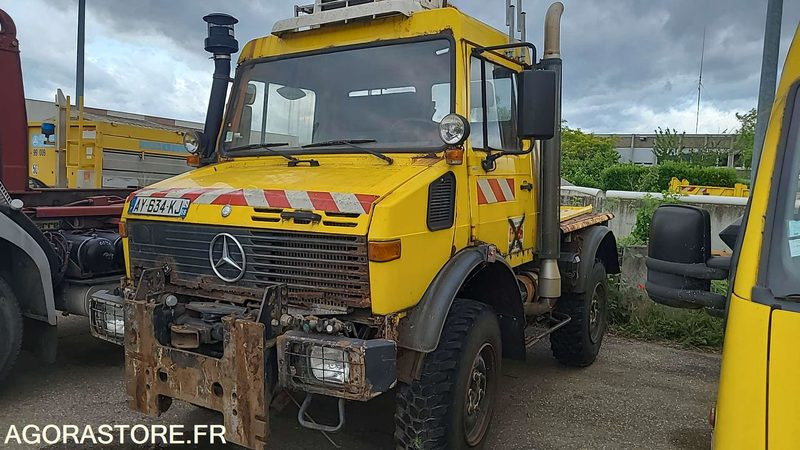 MERCEDES UNIMOG - 1999 - Camión caja abierta: foto 2 MERCEDES UNIMOG - 1999 - Camión caja abierta: foto 2