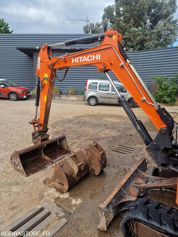 MINI PELLE HYDRAULIQUE SUR CHENILLES CAOUTCHOUC HITACHI ZX26U DIESEL 19.7CV 2017 - Miniexcavadora: foto 5 MINI PELLE HYDRAULIQUE SUR CHENILLES CAOUTCHOUC HITACHI ZX26U DIESEL 19.7CV 2017 - Miniexcavadora: foto 5