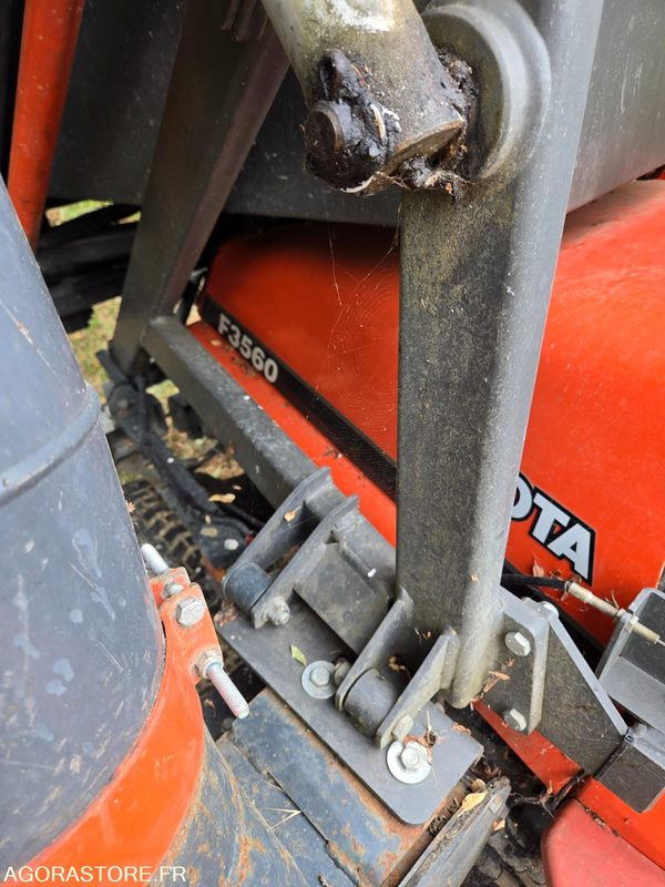 Kubota F 3560 avec bac de rammassage GCD 660F - 2668heures - - Maquinaria agrícola: foto 5 Kubota F 3560 avec bac de rammassage GCD 660F - 2668heures - - Maquinaria agrícola: foto 5
