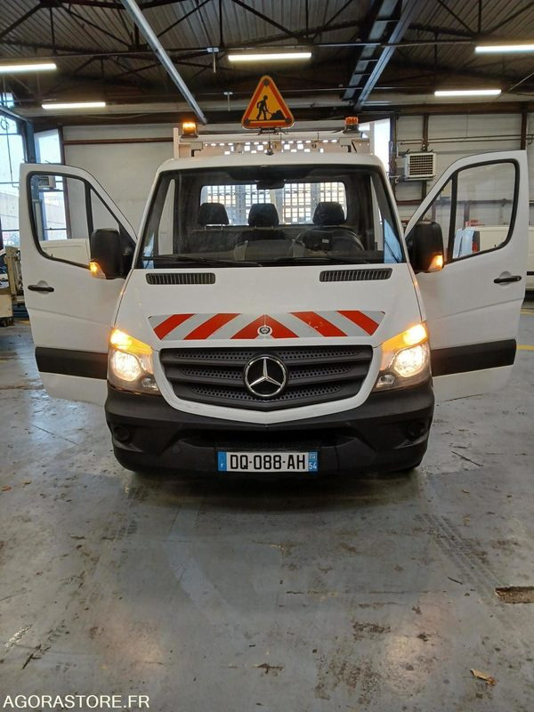 Mercedes sprinter ANNEE 2015 - Furgoneta basculante: foto 1 Mercedes sprinter ANNEE 2015 - Furgoneta basculante: foto 1
