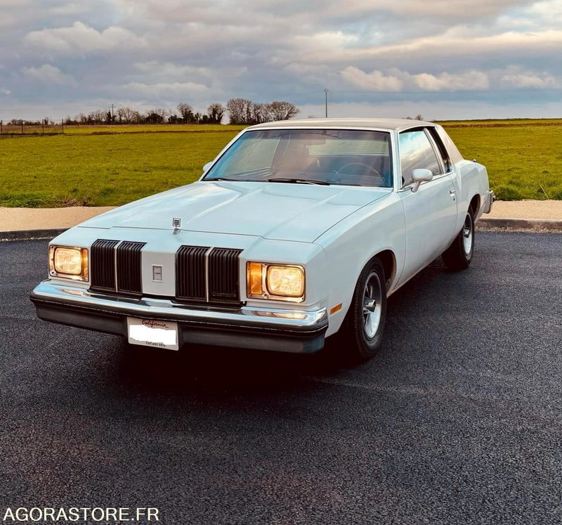 NIORT - AMERICAINE OLDSMOBILE CUTLASS - 50 492 KM - 1979 - Coche: foto 2 NIORT - AMERICAINE OLDSMOBILE CUTLASS - 50 492 KM - 1979 - Coche: foto 2