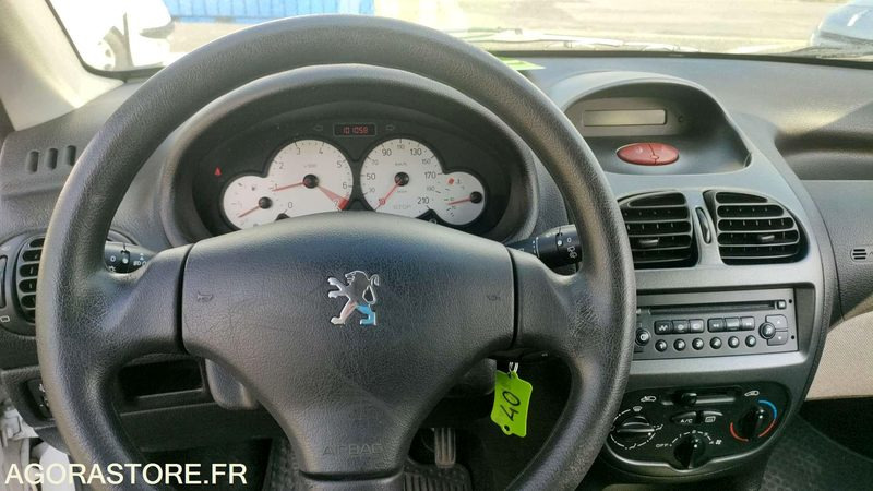 PEUGEOT 206 - 2005 - 101058kms - Coche: foto 5 PEUGEOT 206 - 2005 - 101058kms - Coche: foto 5