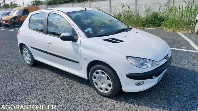 PEUGEOT 206 - 2005 - 142613kms - Coche: foto 3 PEUGEOT 206 - 2005 - 142613kms - Coche: foto 3