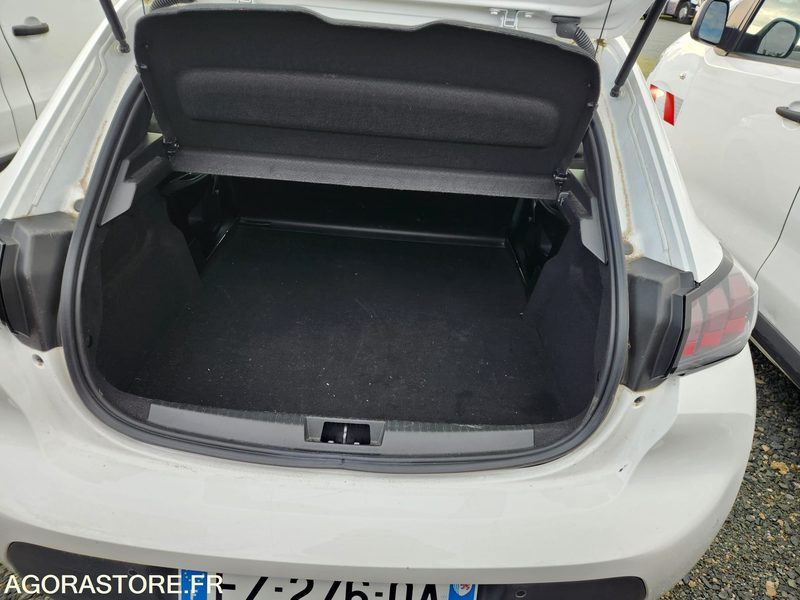 PEUGEOT 208 AFFAIRE FZ-276-QA -68072 KM - Coche: foto 5 PEUGEOT 208 AFFAIRE FZ-276-QA -68072 KM - Coche: foto 5