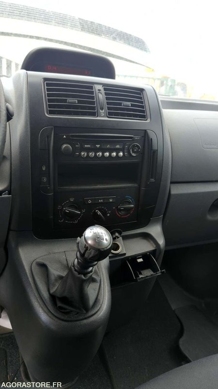 PEUGEOT EXPERT 174476kms - 2016 - Furgón: foto 5 PEUGEOT EXPERT 174476kms - 2016 - Furgón: foto 5