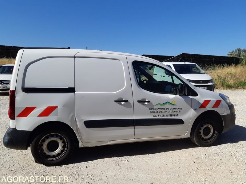 PEUGEOT PARTNER 167630 kms 2018 - Furgoneta pequeña: foto 4 PEUGEOT PARTNER 167630 kms 2018 - Furgoneta pequeña: foto 4