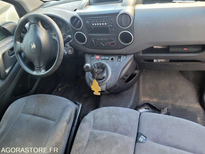 PEUGEOT | PARTNER | 2016 | 238298KM - Furgoneta pequeña: foto 3 PEUGEOT | PARTNER | 2016 | 238298KM - Furgoneta pequeña: foto 3
