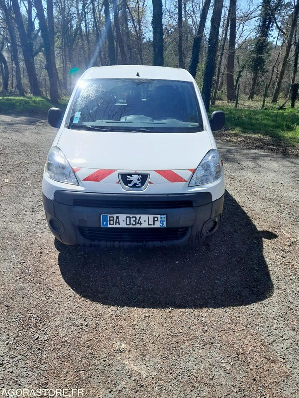 PEUGEOT Partner - 279300km - 2010 - Furgoneta pequeña: foto 1 PEUGEOT Partner - 279300km - 2010 - Furgoneta pequeña: foto 1