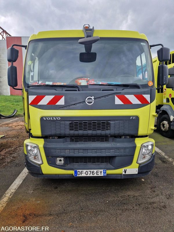 PORTEUR BOM 26T VOLVO GEESINK - 2014 - 167708 KM - Camión de basura: foto 1 PORTEUR BOM 26T VOLVO GEESINK - 2014 - 167708 KM - Camión de basura: foto 1