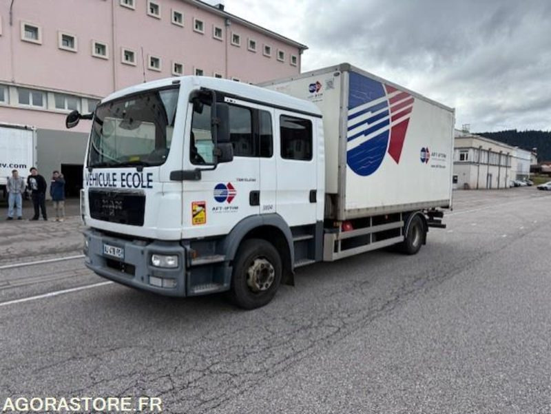 PORTEUR ROUTIER - MAN TGM 250 - Ex Véhicule Ecole - Parc 3804 - Camión caja cerrada: foto 2 PORTEUR ROUTIER - MAN TGM 250 - Ex Véhicule Ecole - Parc 3804 - Camión caja cerrada: foto 2