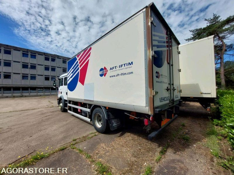 PORTEUR ROUTIER - MAN TGM-250 - ex Véhicule Ecole - Parc 3799 - Camión caja cerrada: foto 2 PORTEUR ROUTIER - MAN TGM-250 - ex Véhicule Ecole - Parc 3799 - Camión caja cerrada: foto 2